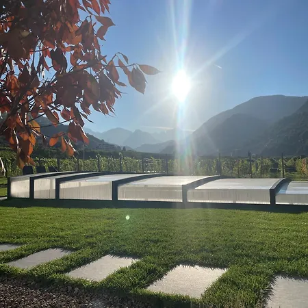 مزرعة للإقامة Trianglhof Surrounded By Vineyards
