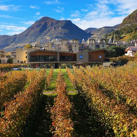 مزرعة للإقامة Trianglhof Surrounded By Vineyards