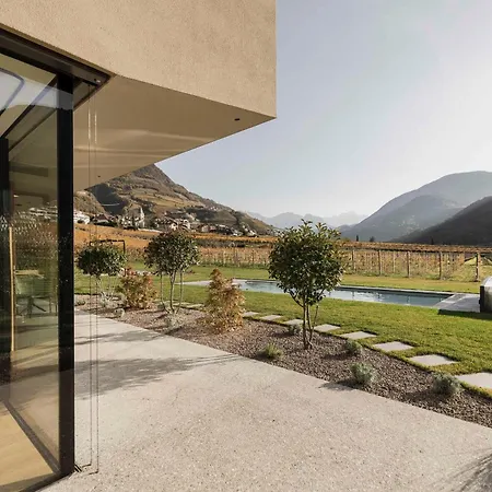 Trianglhof Surrounded By Vineyards * بولزانو