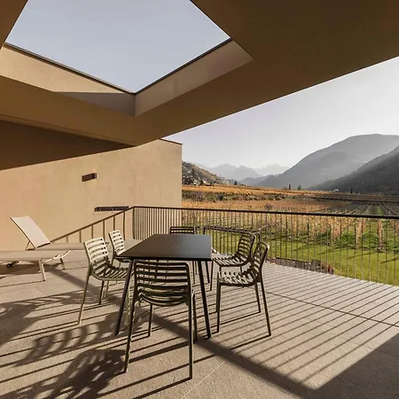 مزرعة للإقامة Trianglhof Surrounded By Vineyards