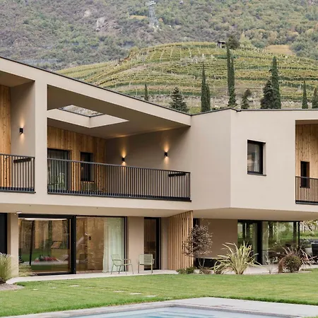 مزرعة للإقامة Trianglhof Surrounded By Vineyards